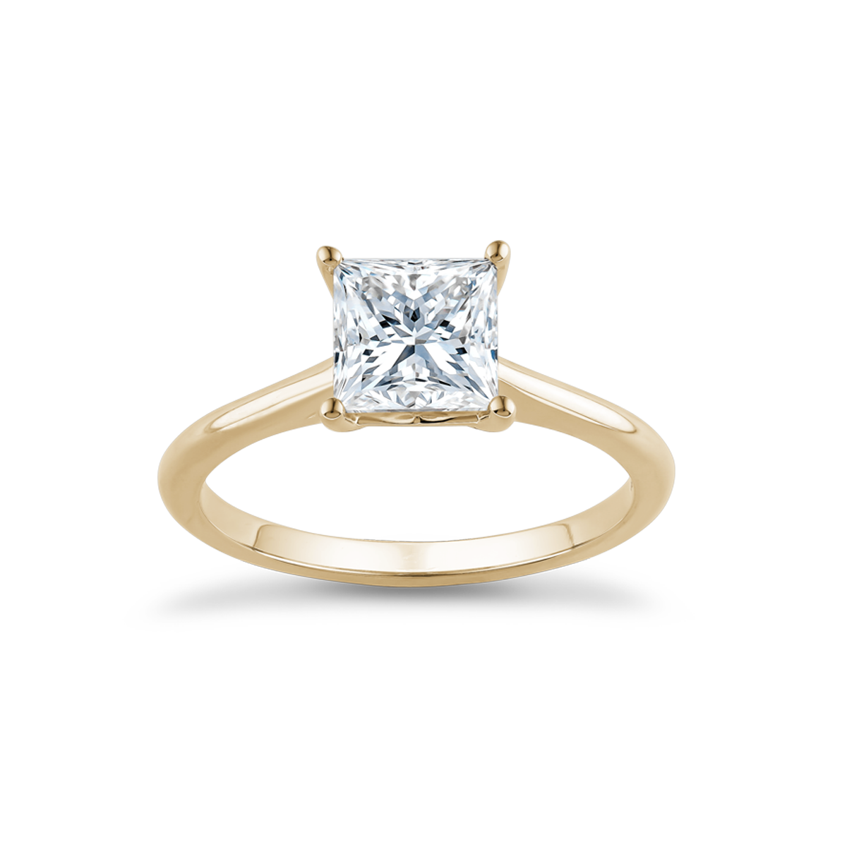 Stunning engagement ring in 18K yellow gold, featuring a 1.51ct princess cut laboratory diamond, SI1 G, set in a prong setting with cathedral shoulders, radiating brilliance and fire.