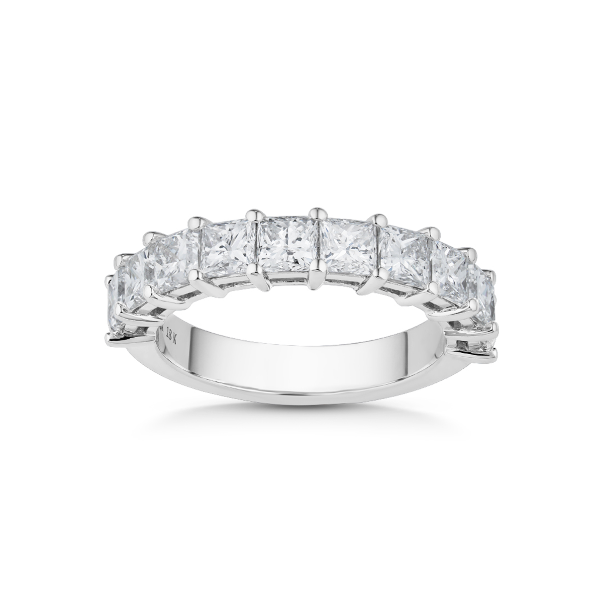 Elegant band in 18K white gold, weighing approximately 3.80gr, featuring 10 princess cut diamonds totaling about 1.92tcw, set in a shared prong setting for a radiant and impactful design.