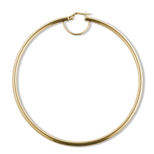 Charger l&#39;image dans la galerie, 18K yellow gold hoop earrings, measuring approximately 72mm in diameter with a 2.5mm tube, designed for all-day comfort and a strong shape, crafted with Italian elegance.
