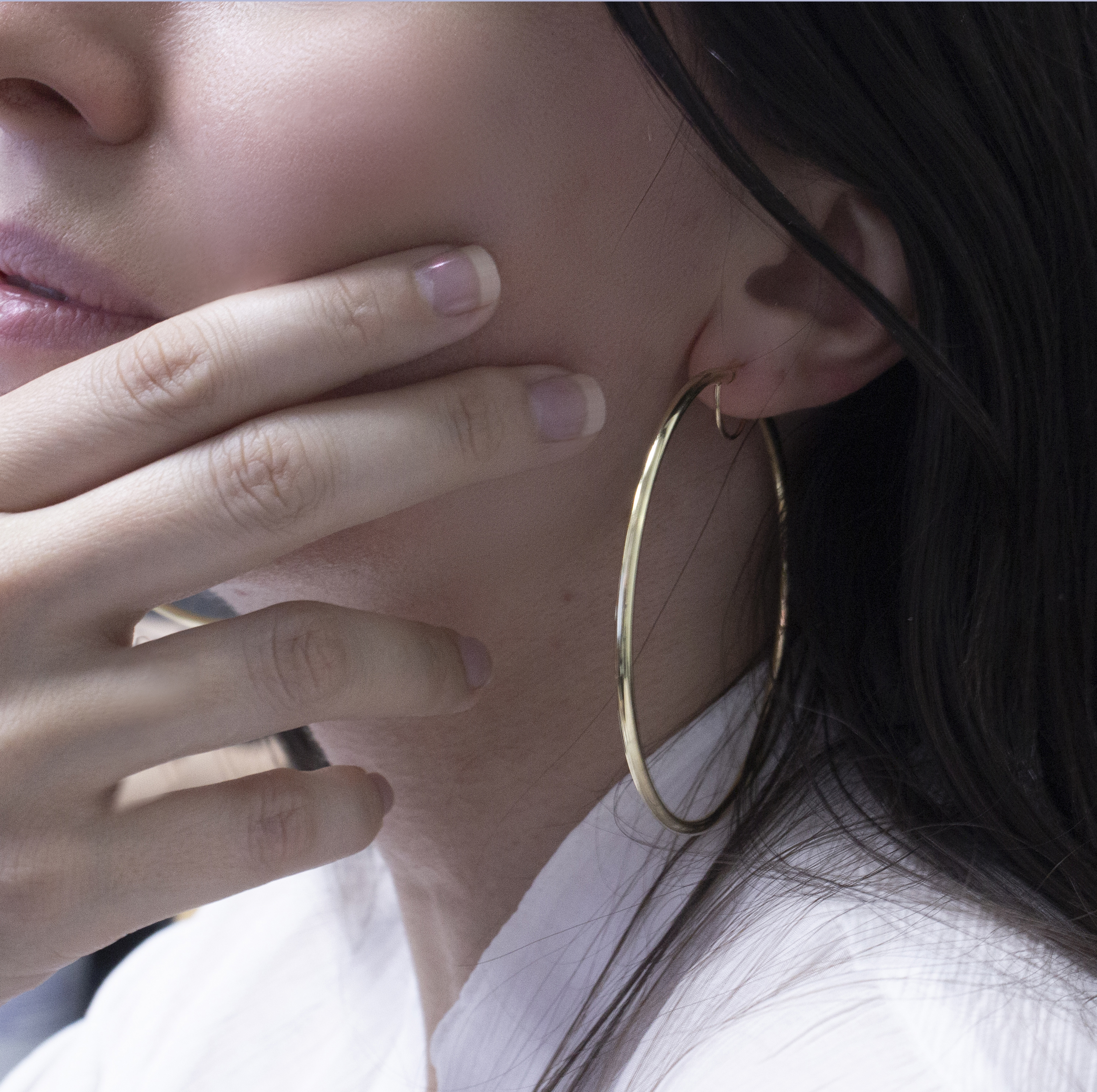 18K yellow gold hoop earrings, measuring approximately 72mm in diameter with a 2.5mm tube, designed for all-day comfort and a strong shape, crafted with Italian elegance.